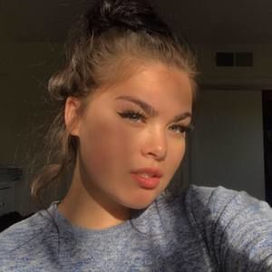 Meet your Posher, Tia